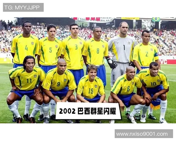 足球历史十大传奇球员全景解析与精彩瞬间回顾